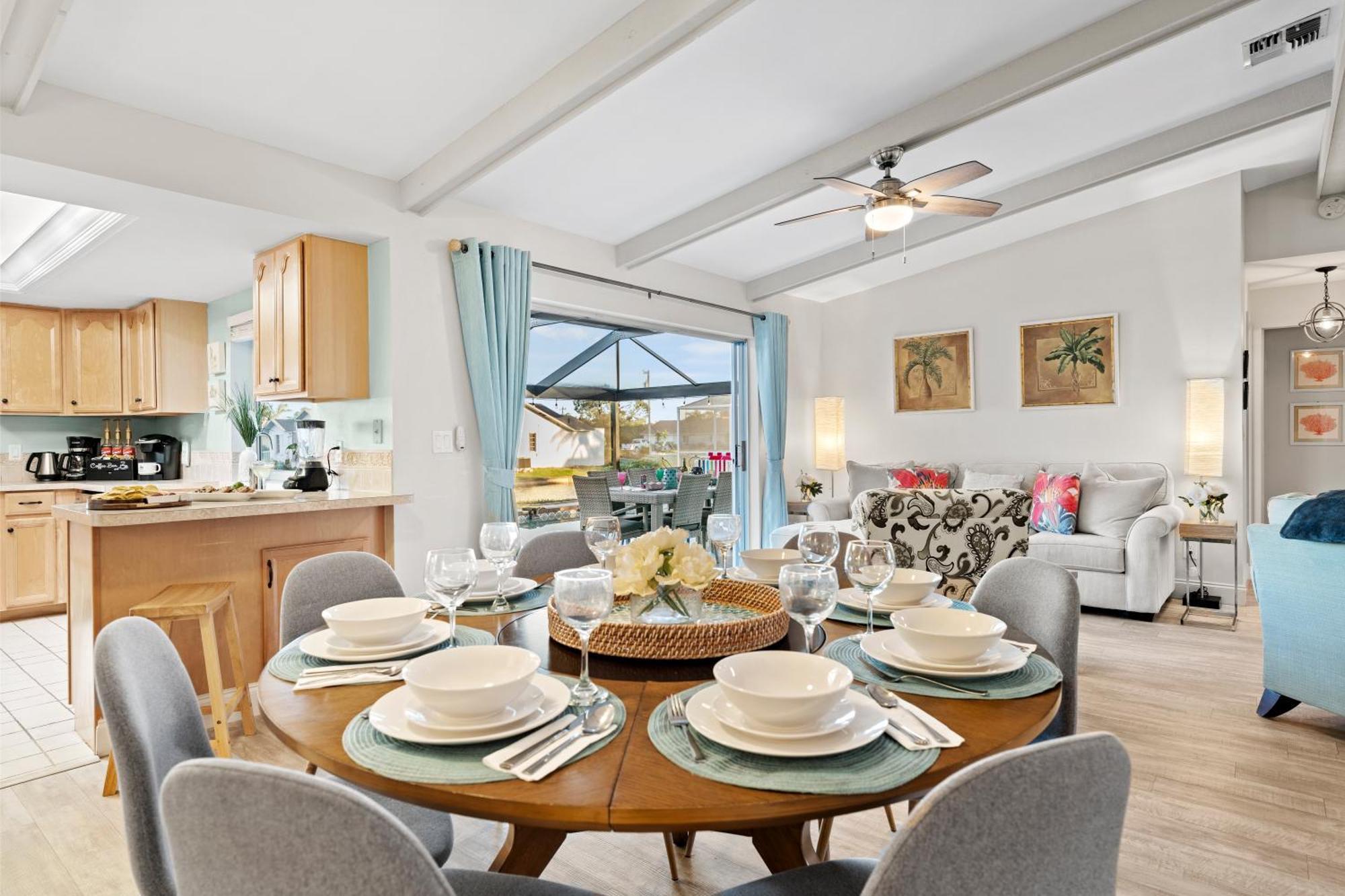 קייפ קורל Serenity Waterfront Villa With King Suite, Private Pool, Great Lanai Enclosure And Long Water Views מראה חיצוני תמונה